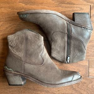 NEW Spell & The Gypsy Sugar Skull Candy Boot in Chocolate Leather Size 42